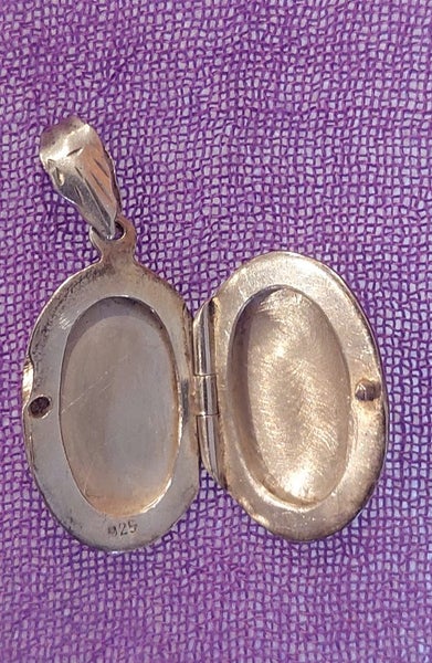 Silver Locket Carousel 2