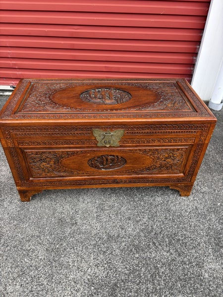 Carved Blanket Box (CL842) Carousel 1