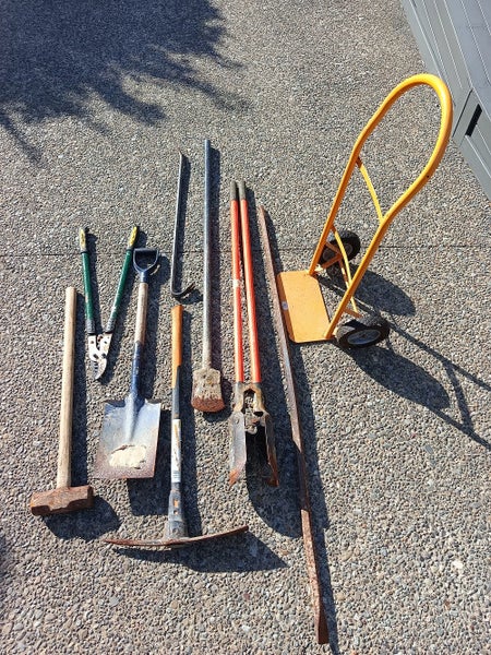 Tools - assorted. Excellent quality. Carousel 1