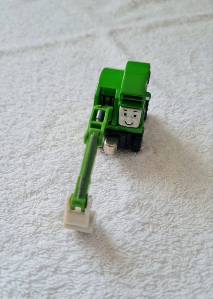 Thomas the tank Engine Die-cast friend Alfie with swivel base Carousel 1