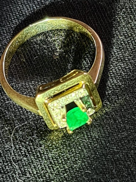 Emerald and Diamond Ring Carousel 2