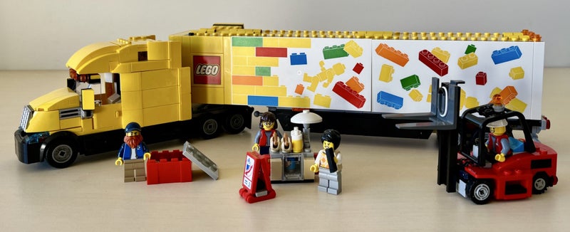LEGO CITY - Yellow Delivery Truck 60440 Carousel 2