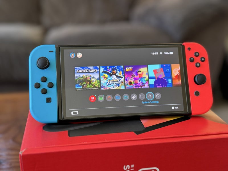 Nintendo Switch OLED Carousel 2
