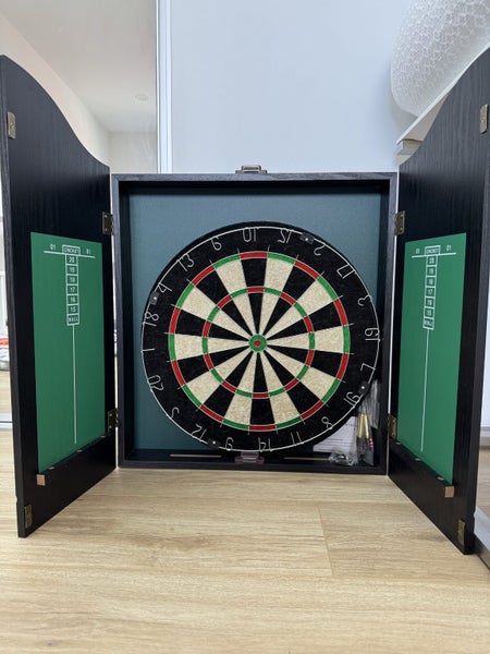 Bristle Dartboard with Cabinet and 6 Darts Carousel 1