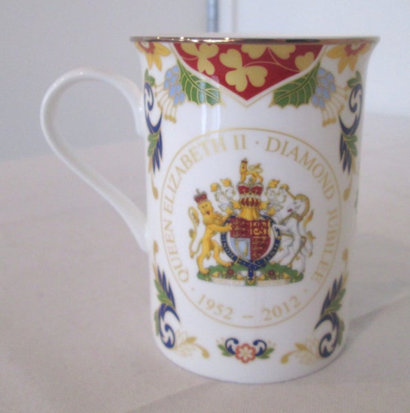 Royal Worcester Queen Elizabeth Diamond Jubilee Mug Carousel 1