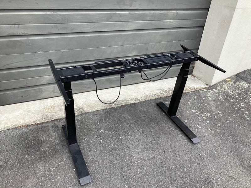 Motorized sit stand desk (1.8m x 0.8m, white top, black legs) Max 80kg carry Carousel 5