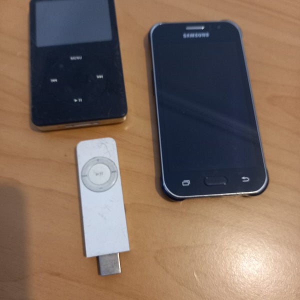 IPod 60gb phone etc Carousel 1