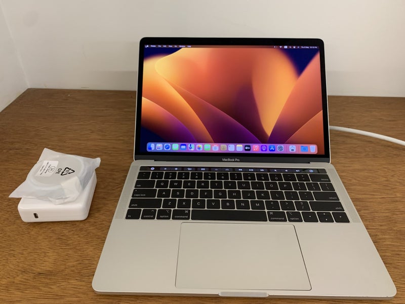 2017 13" MacBook Pro /3.1 i5/8GB/256GB/6 Months Warranty Carousel 1