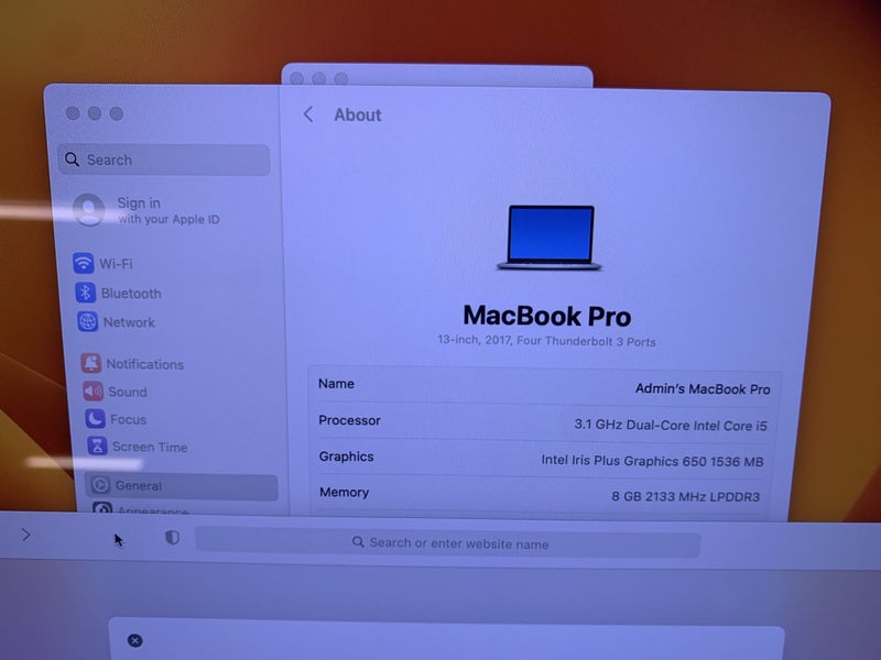 2017 13" MacBook Pro /3.1 i5/8GB/256GB/6 Months Warranty Carousel 2