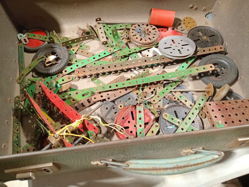 LARGE EARLY MECCANO COLLECTION Carousel 2