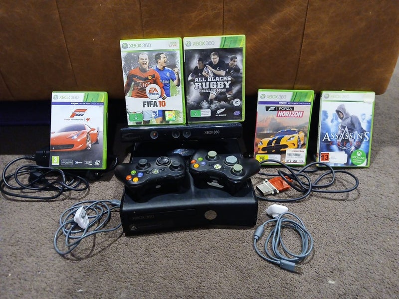 X Box 360 model 1439 + 5 games Carousel 2