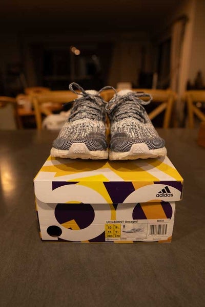 Adidas UltraBoost Cageless *like new* Carousel 2