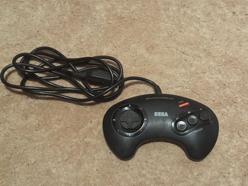 Sega Mega Drive 3 Button Control Pad Carousel 1