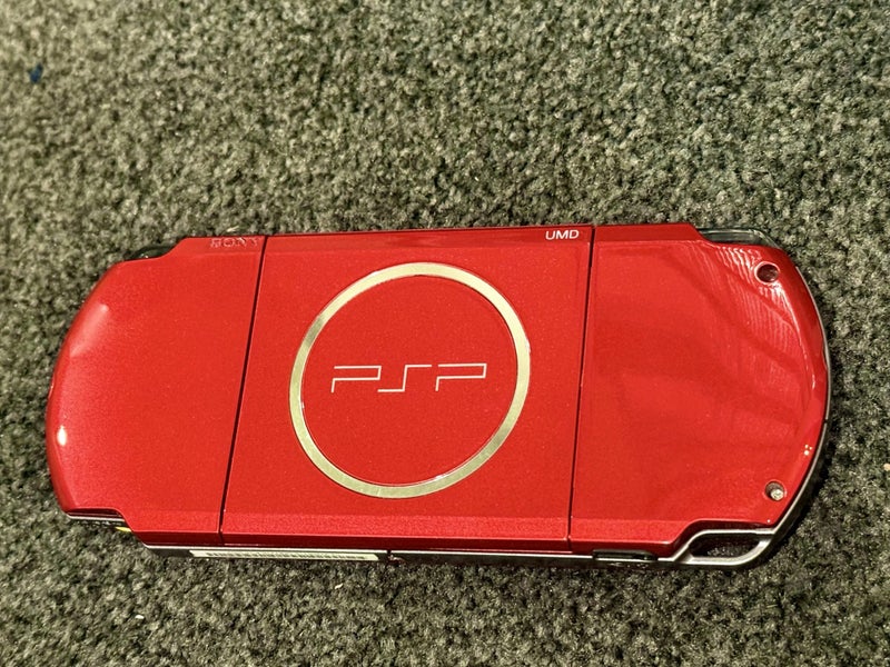 PSP 3000 Console Radiant Red Carousel 1
