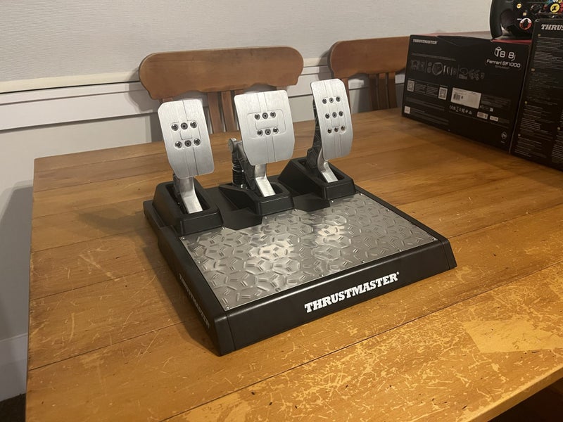 Thrustmaster T-LCM Pedals Carousel 2