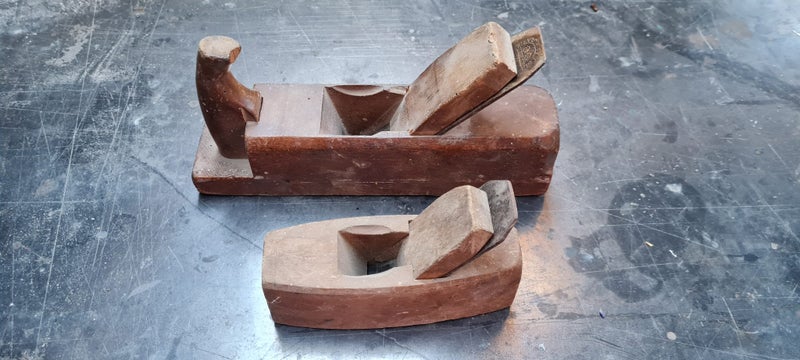 2x Wood Planes Carousel 1