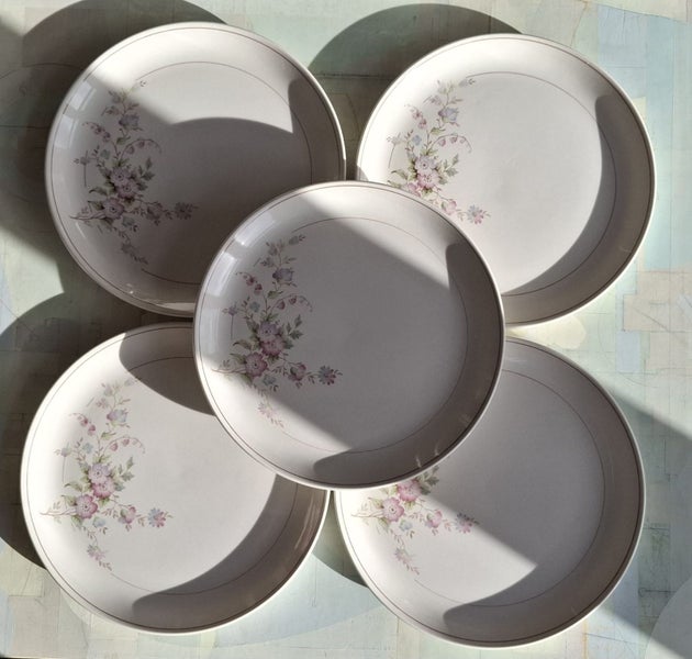 Five Crown Lynn Spring Fair dinner plates D470 Carousel 1