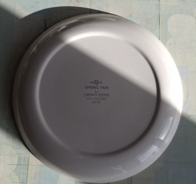 Five Crown Lynn Spring Fair dinner plates D470 Carousel 2