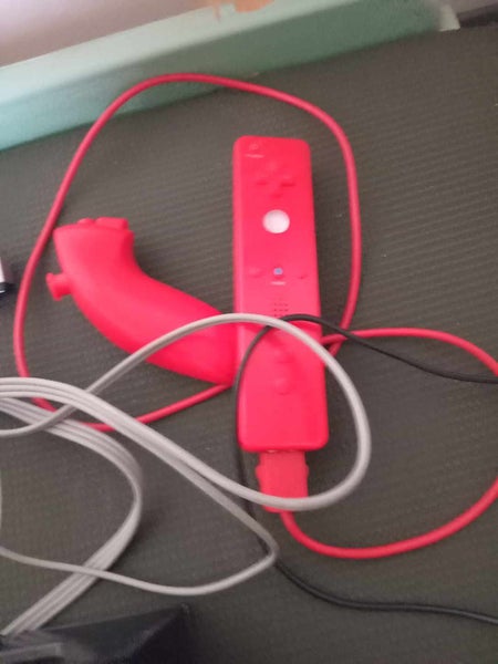 Nintendo Wii + remote and controller + Wii Play Carousel 6