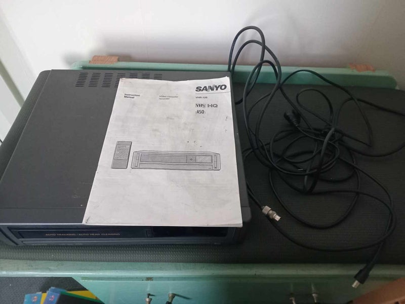 Sanyo VHR-120 *NOT WORKING* Carousel 1