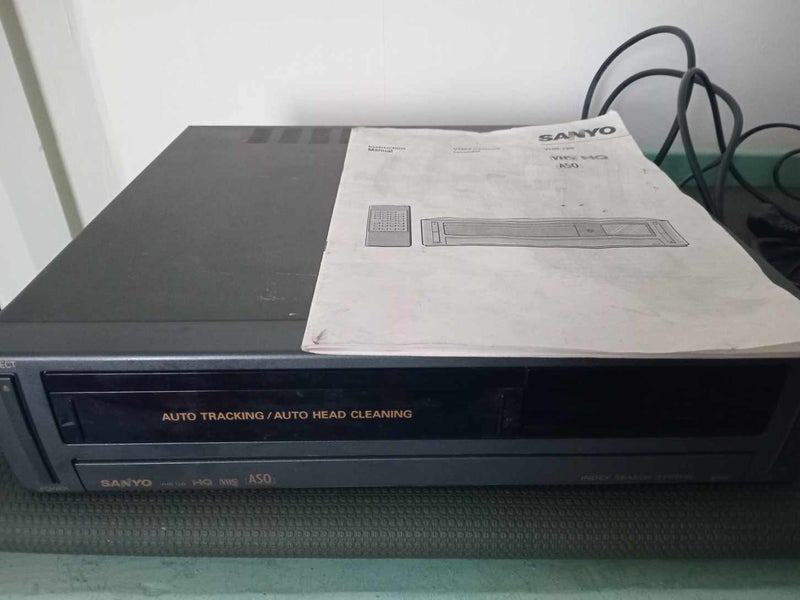 Sanyo VHR-120 *NOT WORKING* Carousel 2