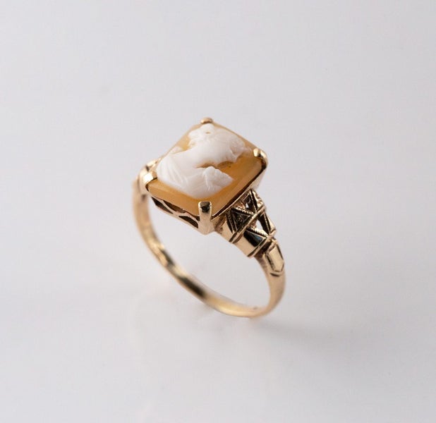 10 carat Gold Cameo ring Carousel 2