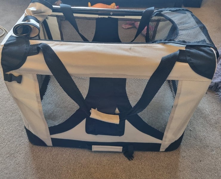 Dog/Cat Carrier Carousel 2