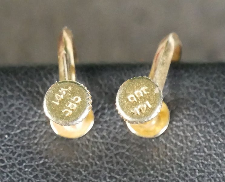 Beautiful 14K Gold & Lapis Lazuli Screw-On Earrings Carousel 3