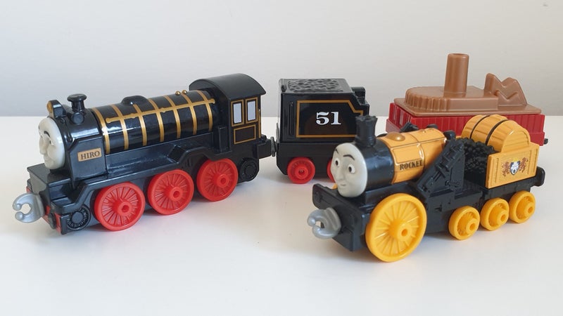 Thomas Trains Hiro and Rocket plus freight Carriages Carousel 1