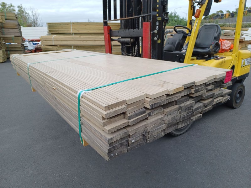 KEYLAND DECKING - 110 x 21mm H3.2 KD - GRIP TREAD - 292.8m - TS7404 Carousel 1