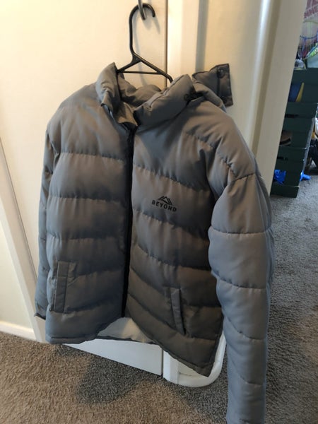 Beyond Brand Padded winter puffer jacket with detachable hood Carousel 1