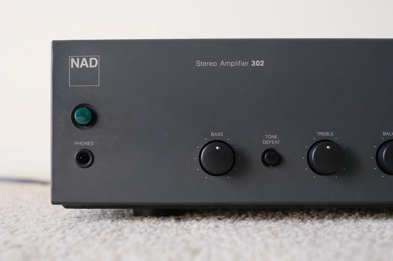 NAD 302 Amplifier Carousel 2