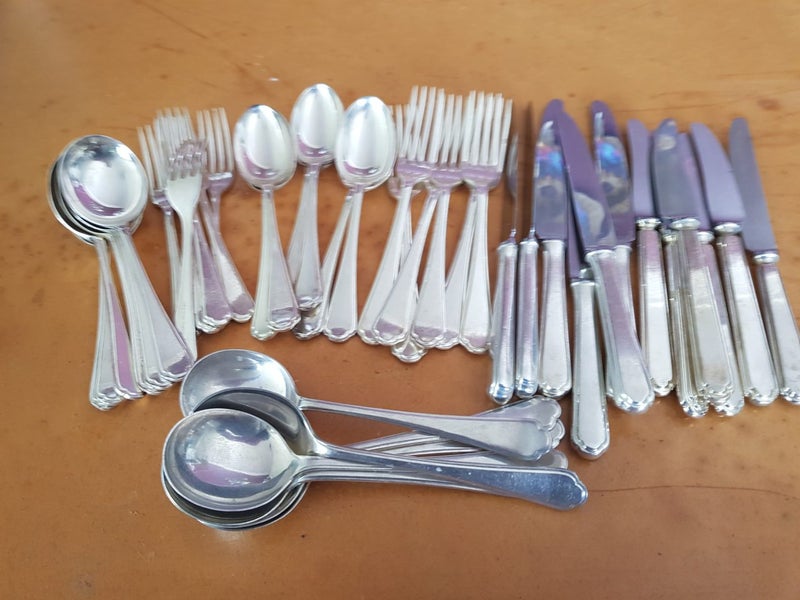 Walker & Hall Shefield cutlery set Carousel 1