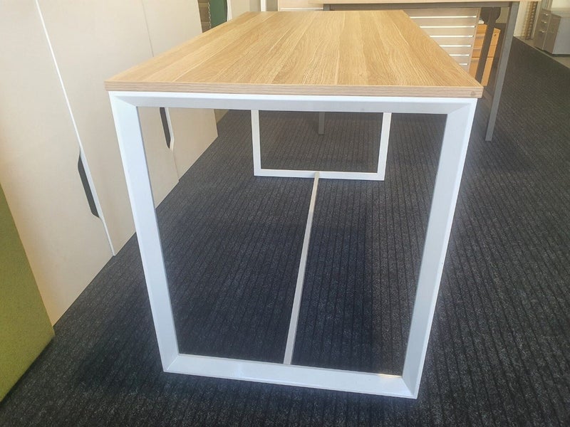 Breakout Table, High Office Table, Bar leaner 1.8m Carousel 1