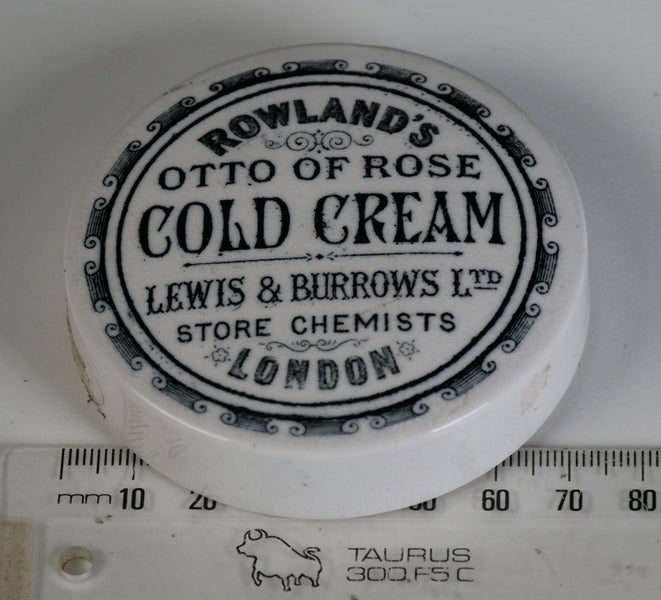 Gorgeous Little Late Victorian Period Cold Cream Pot Lid in Great Condition Carousel 3