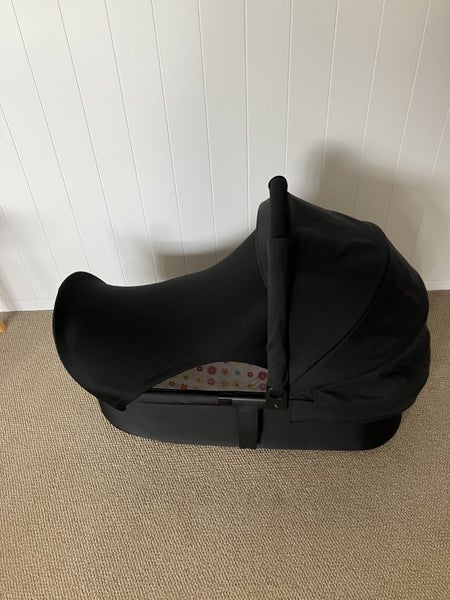 Edwards & Co Carry Cot Mx Carousel 7
