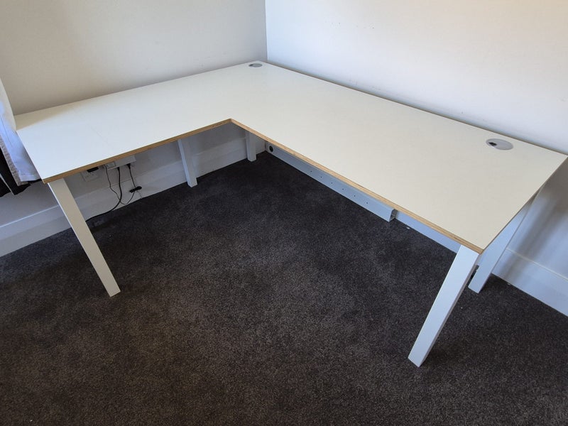 Office Desk Carousel 1