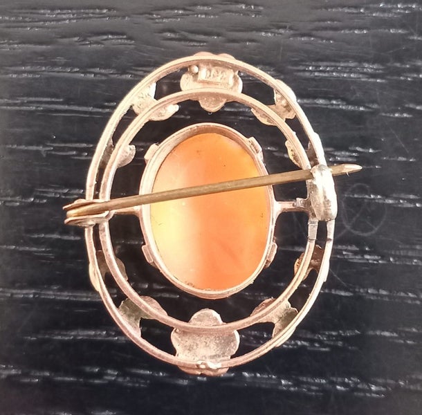 Estate Sale Antique 9CT - Cameo Brooch Carousel 2