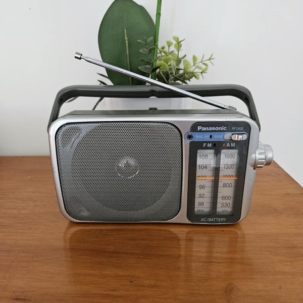 Panasonic FM/AM Radio RF-2400 Carousel 1