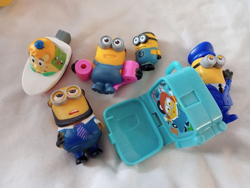 Bulk McDonald's Minions & SpongeBob character Carousel 1