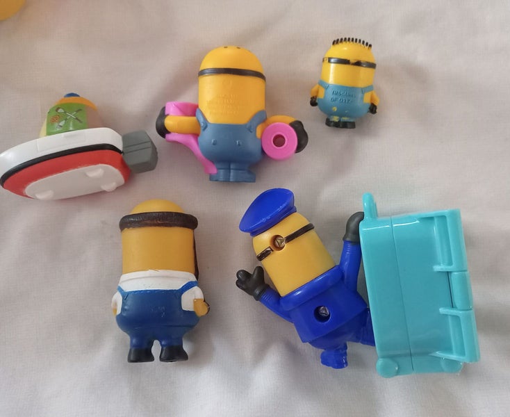 Bulk McDonald's Minions & SpongeBob character Carousel 2