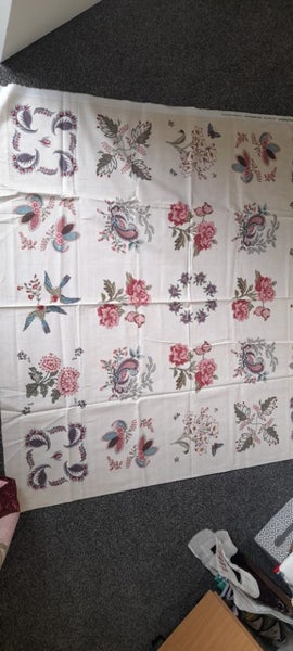 Miss Jess quilt panel 2fabrics ,pattern and templates very special Carousel 7