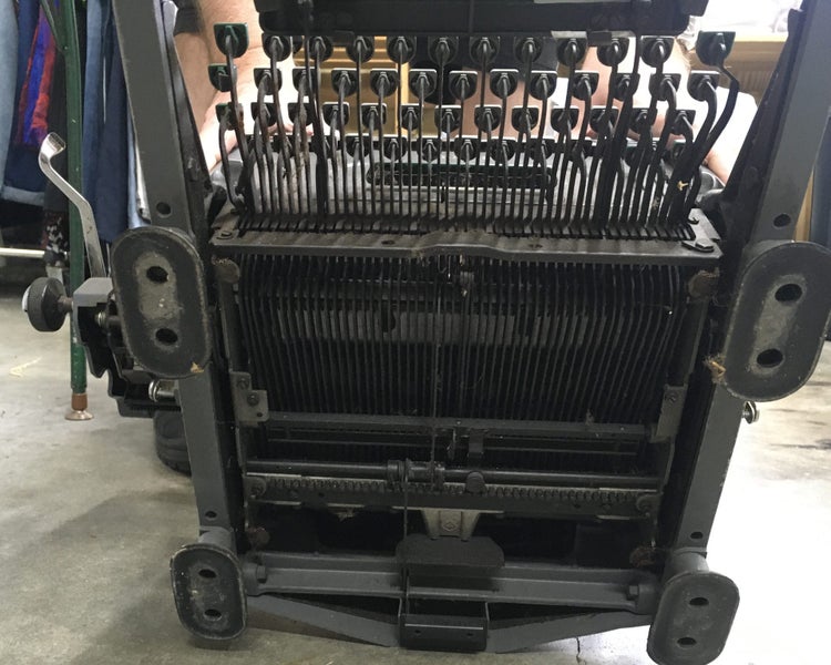 Typewriter MASSIVE HEAVY Imperial 65 Carousel 6