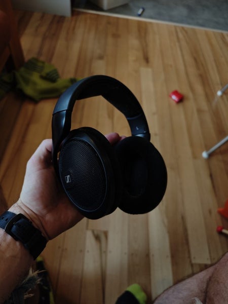 Sennheiser HD560s Carousel 2