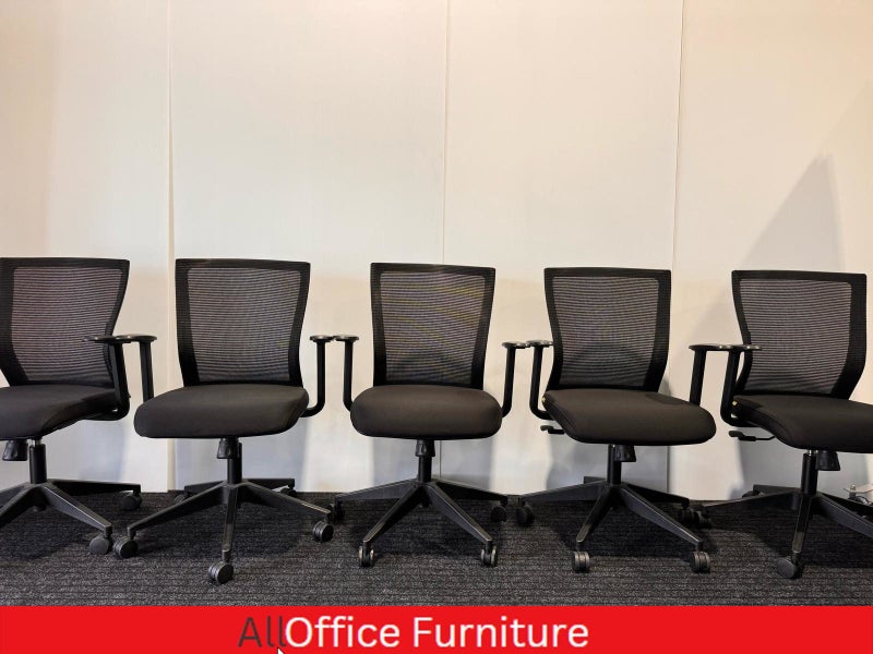 Quality Office Chair, Task Chair with arms Carousel 1