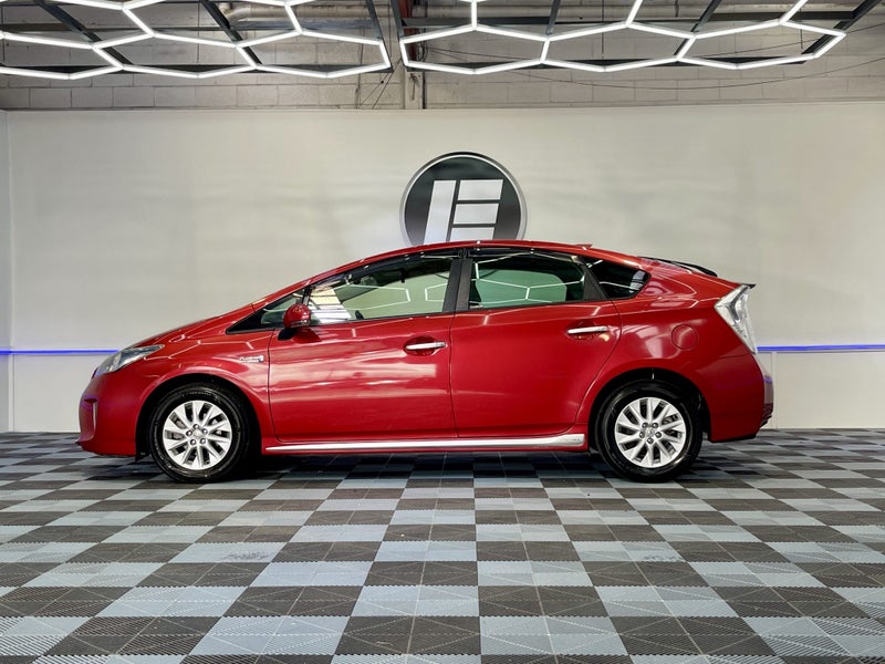 2014 Toyota Prius PHV62866857051906114