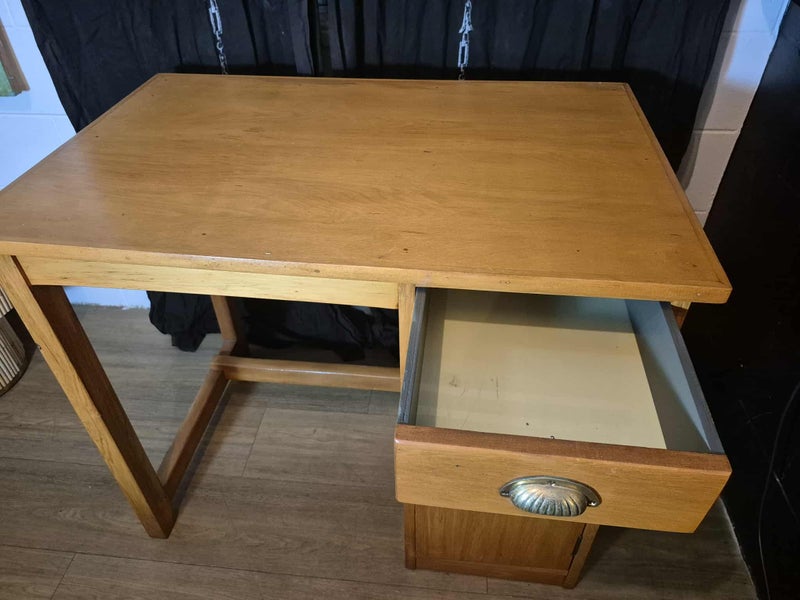 DESK - RIMU - SMALL - EXCELLENT CONDITION Carousel 8