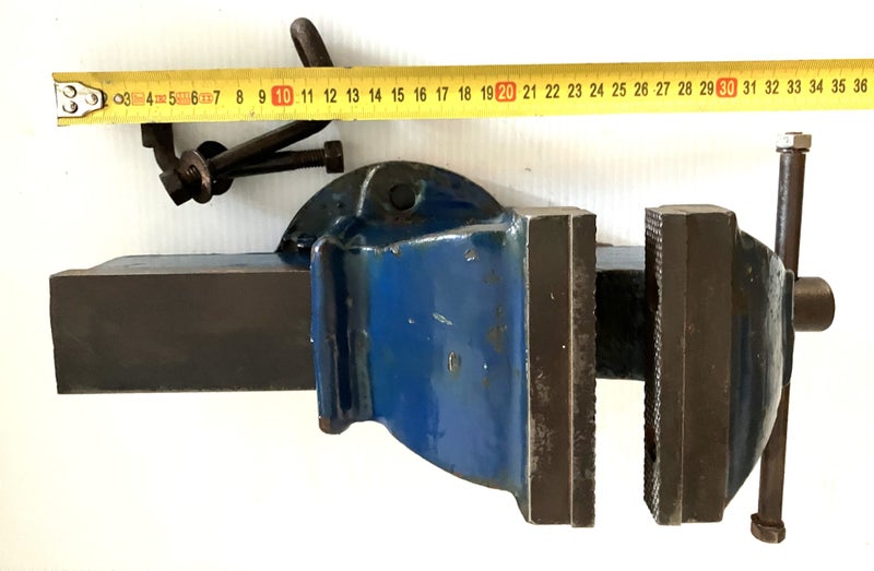 Engineers Bench top Vice. Carousel 4