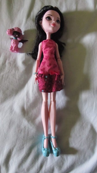 Monster High Draculaura Ghoul's Beast Pet Carousel 1