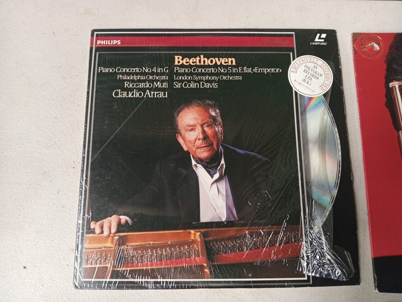 lot of 4 music laserdiscs -- classical / opera etc Carousel 2